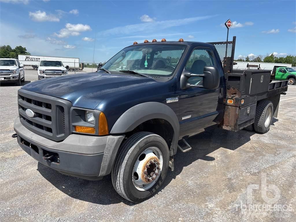 Ford F-450 شاحنات مسطحة/مفصلية الجوانب