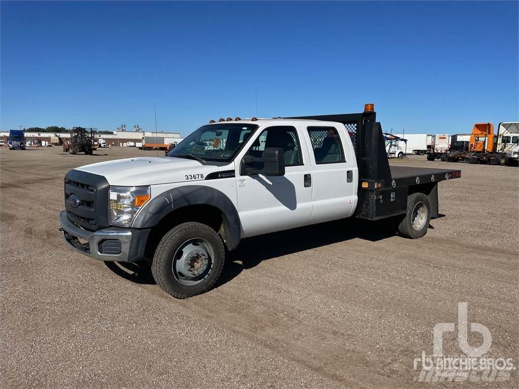Ford F-450 شاحنات مسطحة/مفصلية الجوانب
