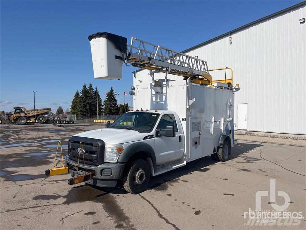 Ford F-550 المنصات الهوائية المثبتة على مقطورة