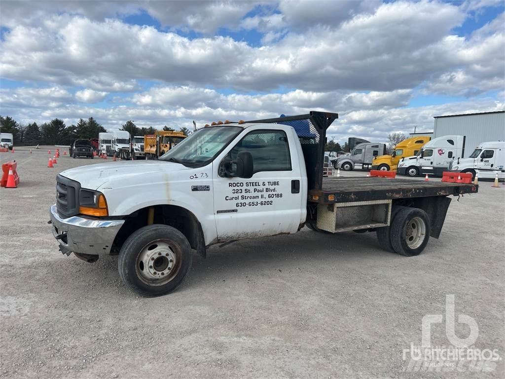 Ford F-550 شاحنات مسطحة/مفصلية الجوانب