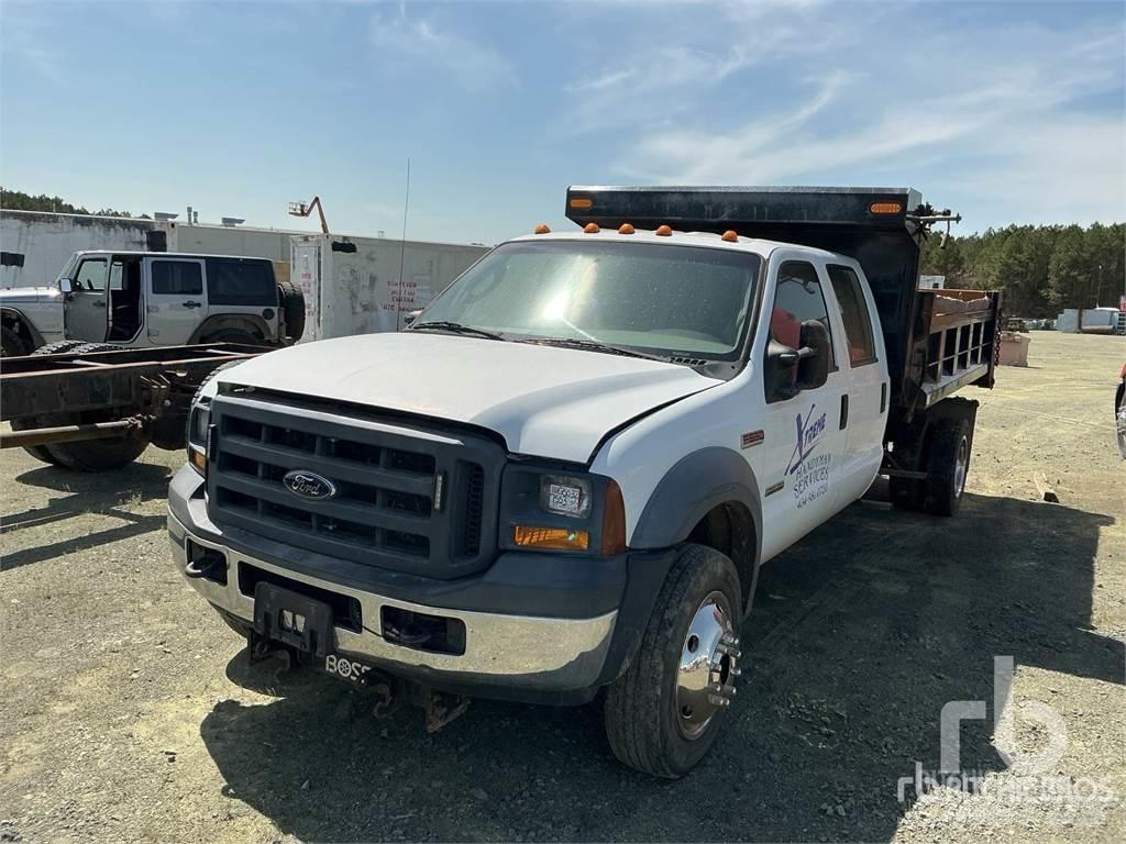 Ford F-550 شاحنة مقفلة