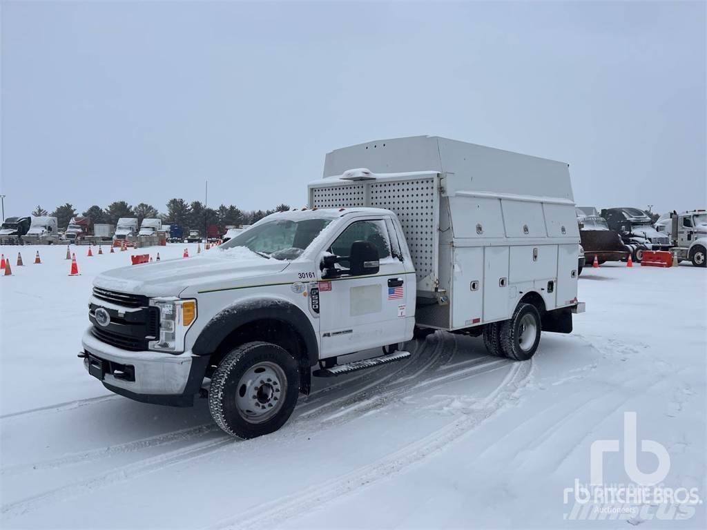 Ford F-550 مركبات الأغراض العامة