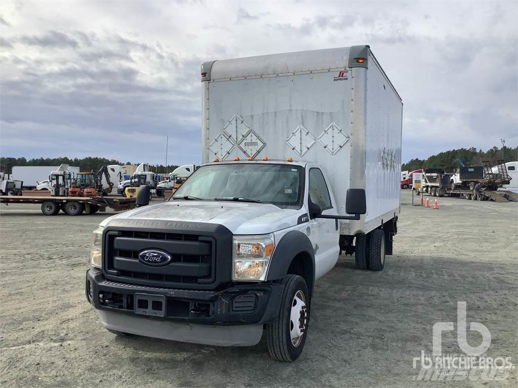 Ford F-550 شاحنة مقفلة