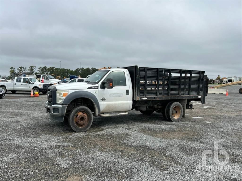 Ford F-550 شاحنات مسطحة/مفصلية الجوانب