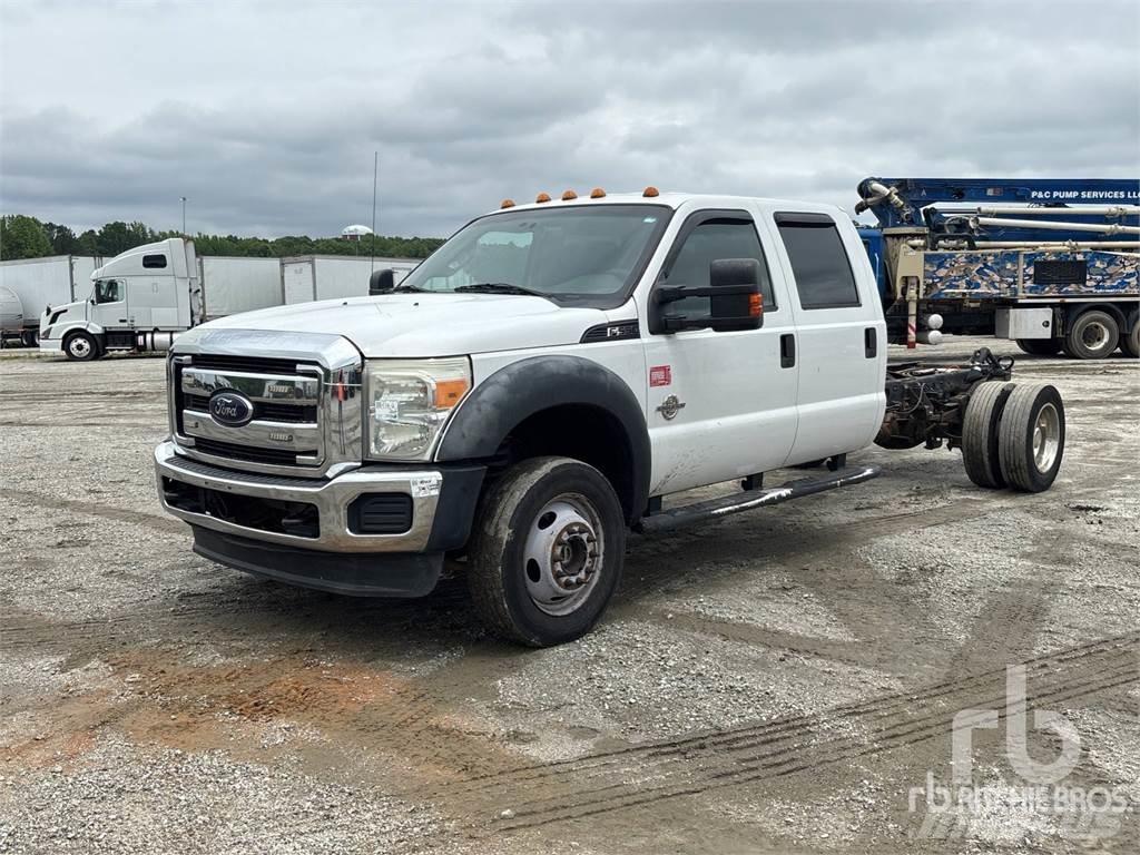 Ford F-550 شاحنات بمقصورة وهيكل