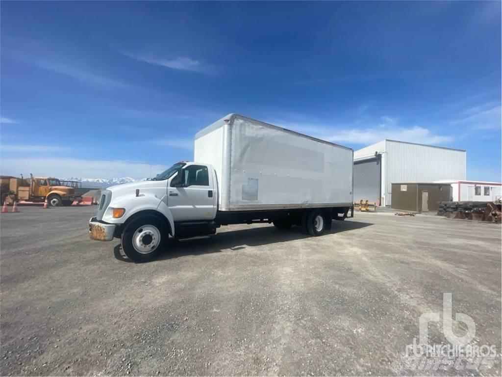 Ford F-650 شاحنة مقفلة