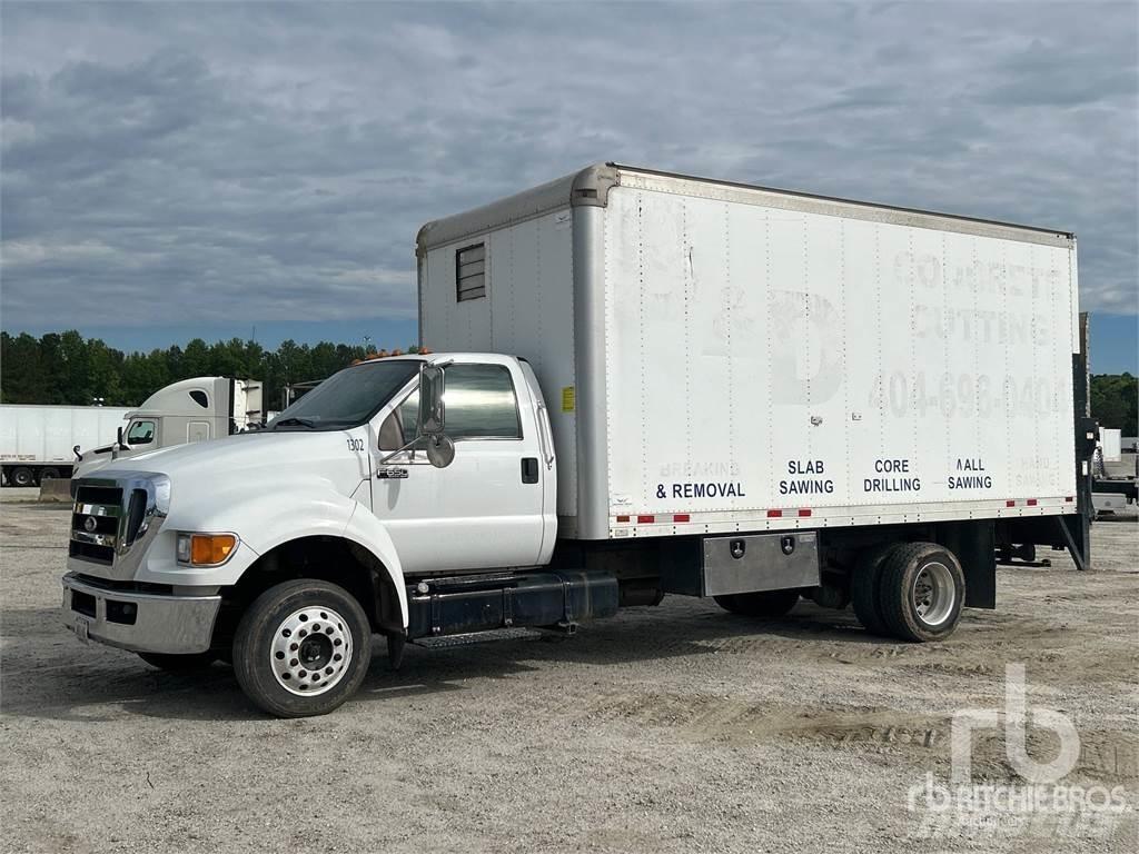 Ford F-650 شاحنة مقفلة