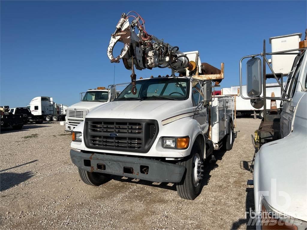Ford F-750 شاحنات المعدات  المحمولة لحفر الآبار