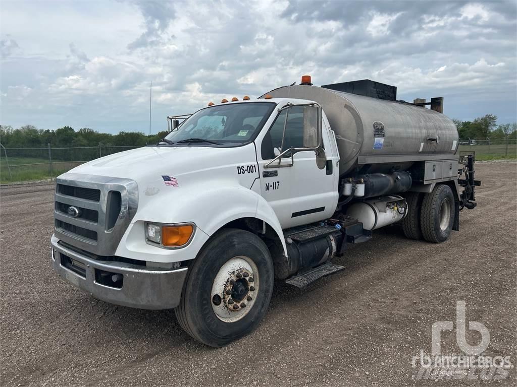 Ford F-750 رشاشات بيتومين