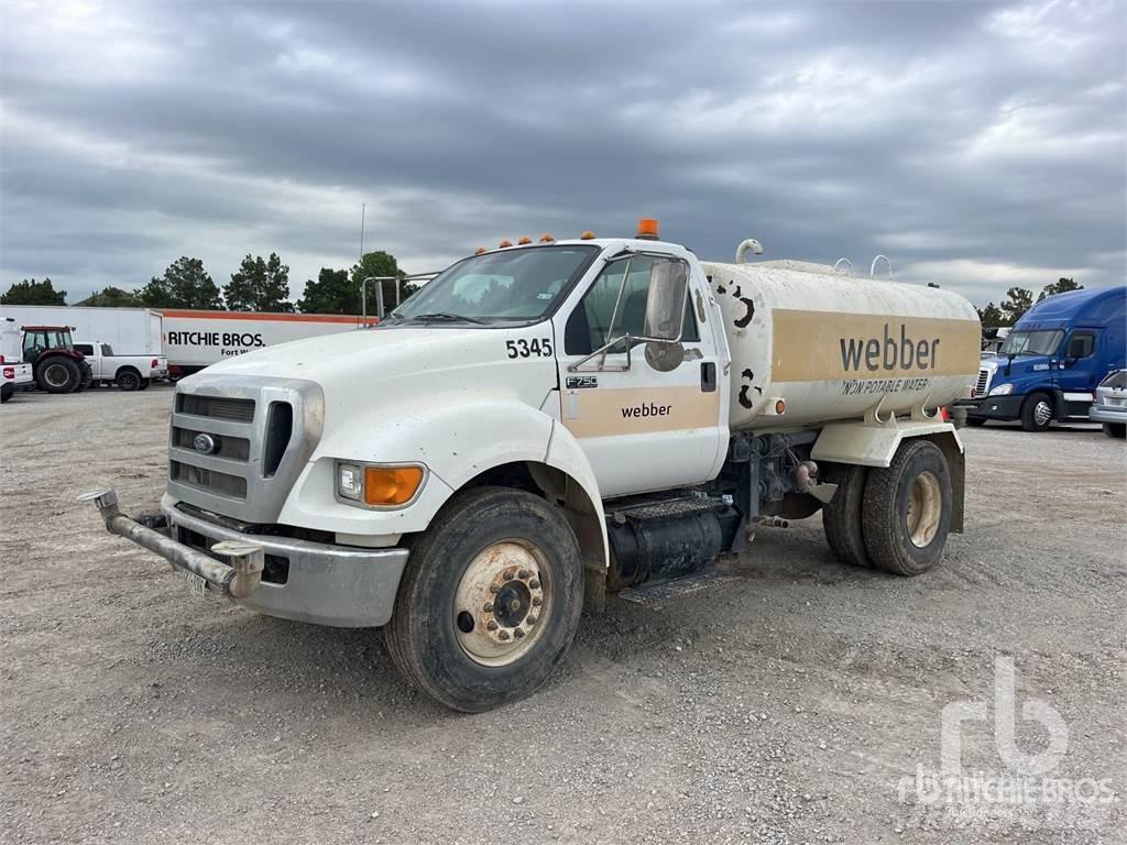 Ford F-750 صهاريج مياه