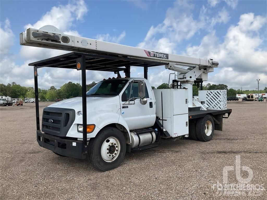 Ford F-750 المنصات الهوائية المثبتة على مقطورة
