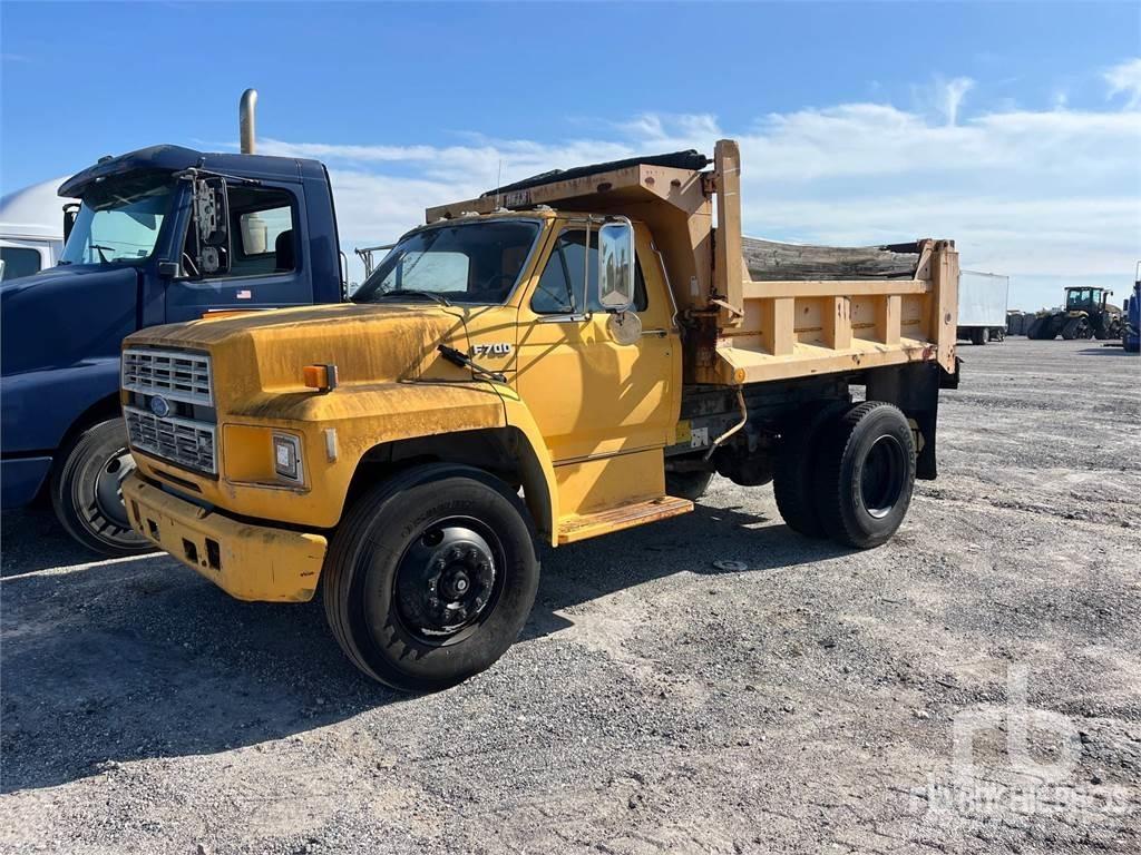 Ford F700 شاحنات قلابة