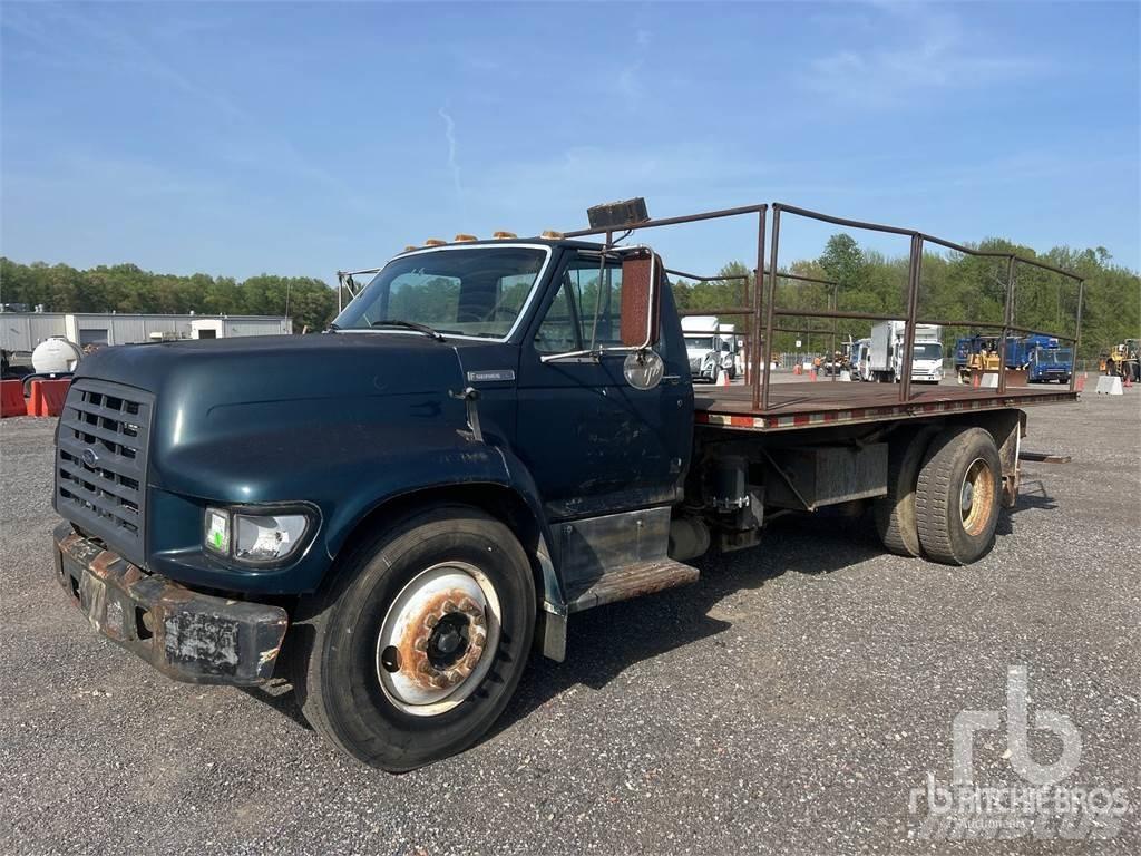 Ford F800 شاحنات مسطحة/مفصلية الجوانب