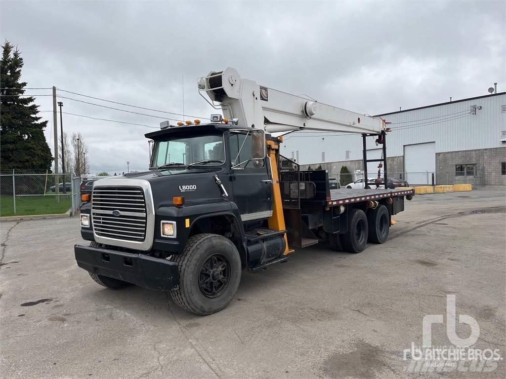 Ford L8000 شاحنات الرافعات