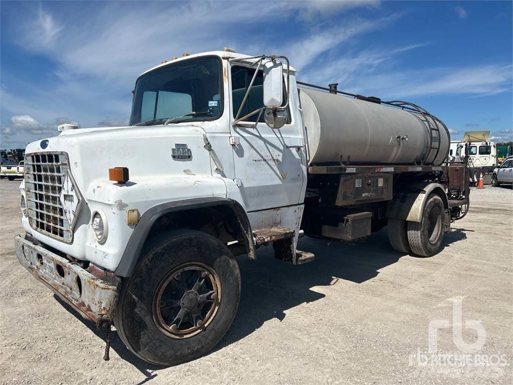 Ford LN8000 رشاشات بيتومين