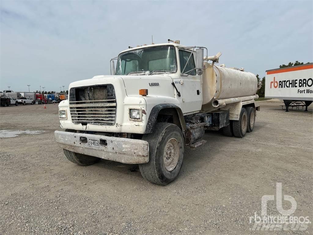 Ford LT9000 صهاريج مياه