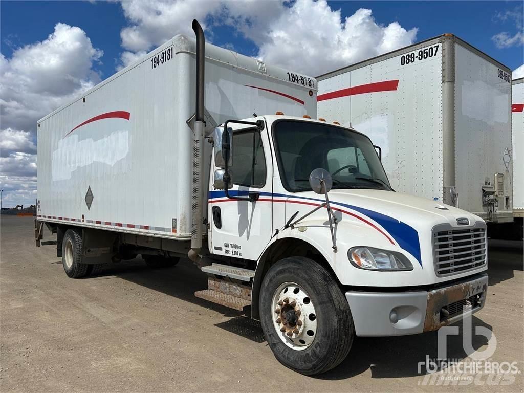 Freightliner M2 شاحنة مقفلة