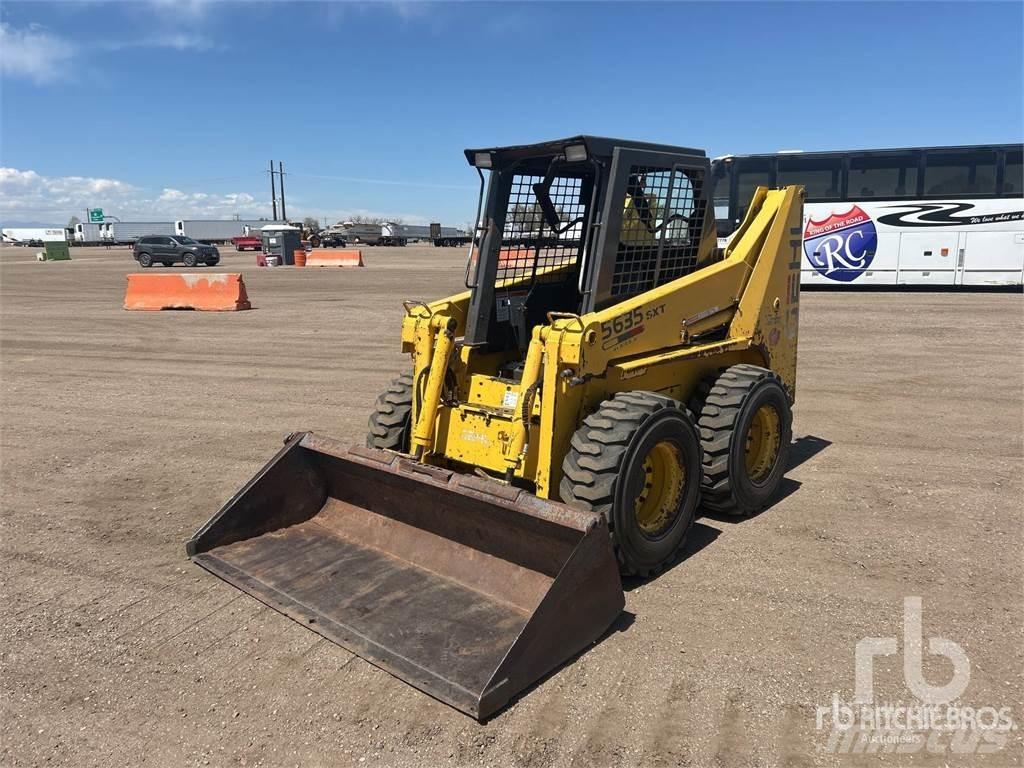 Gehl SL5635II لوادر انزلاقية التوجيه
