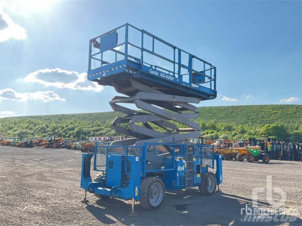 Genie GS4390 رافعات مقصية الشكل