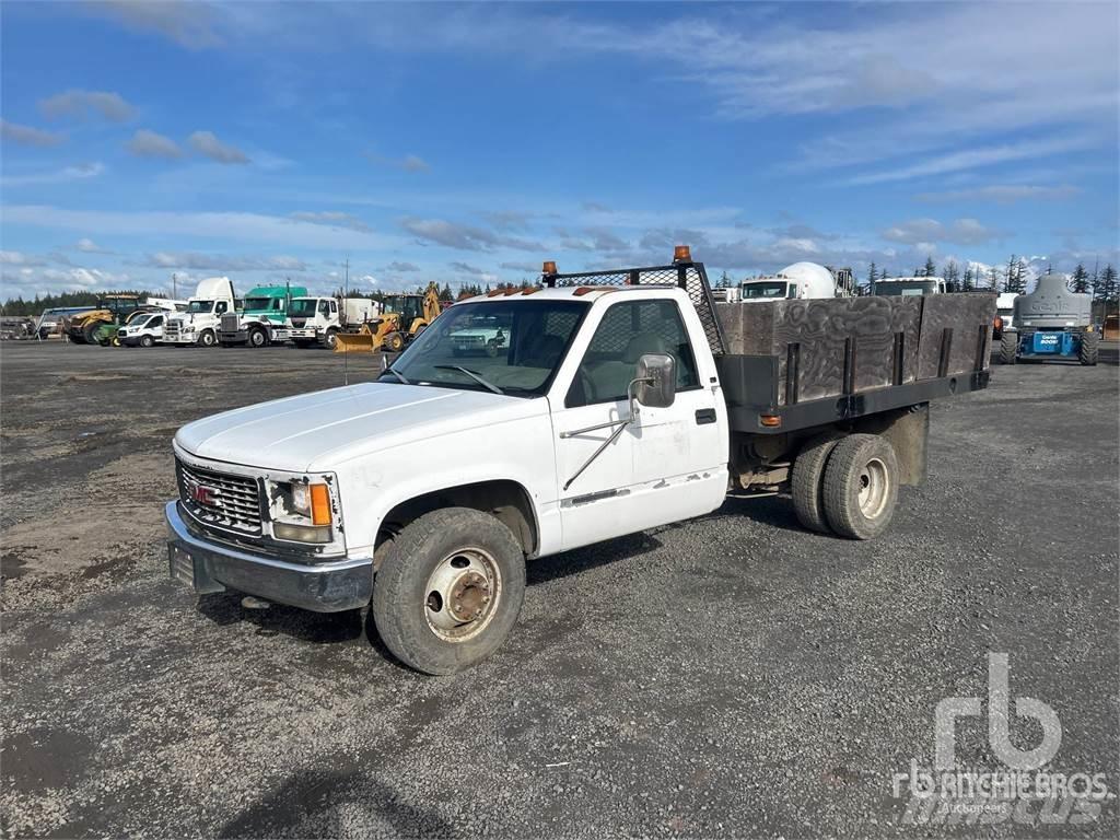 GMC 3500 شاحنات مسطحة/مفصلية الجوانب