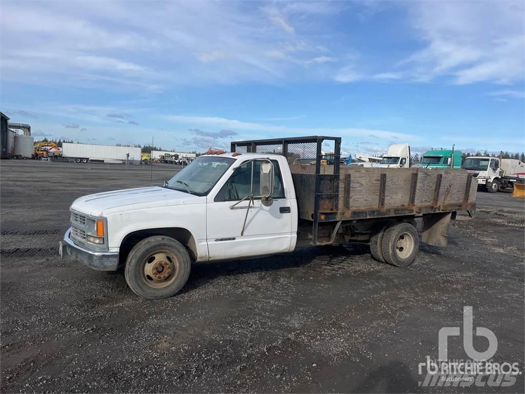 GMC 3500 شاحنات مسطحة/مفصلية الجوانب