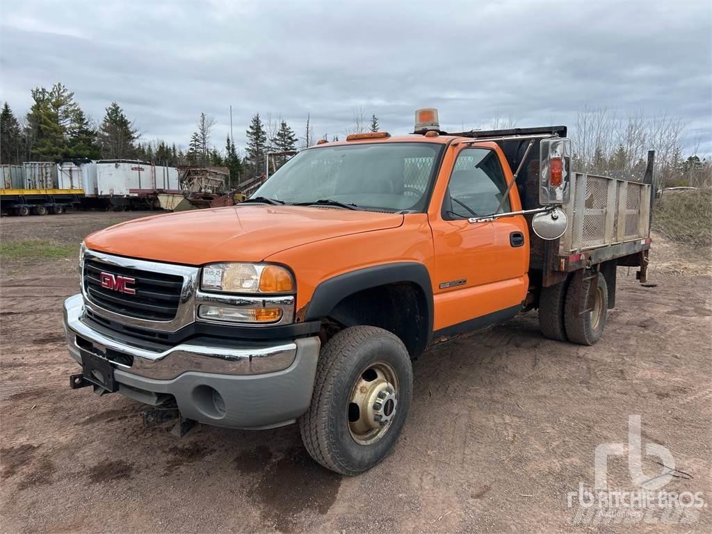 GMC 3500 شاحنات مسطحة/مفصلية الجوانب