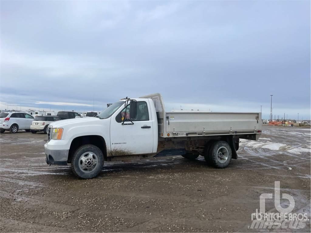 GMC 3500HD شاحنات مسطحة/مفصلية الجوانب