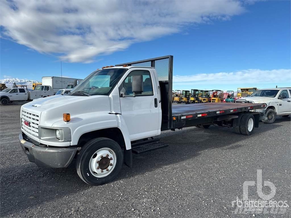 GMC C5500 شاحنات مسطحة/مفصلية الجوانب