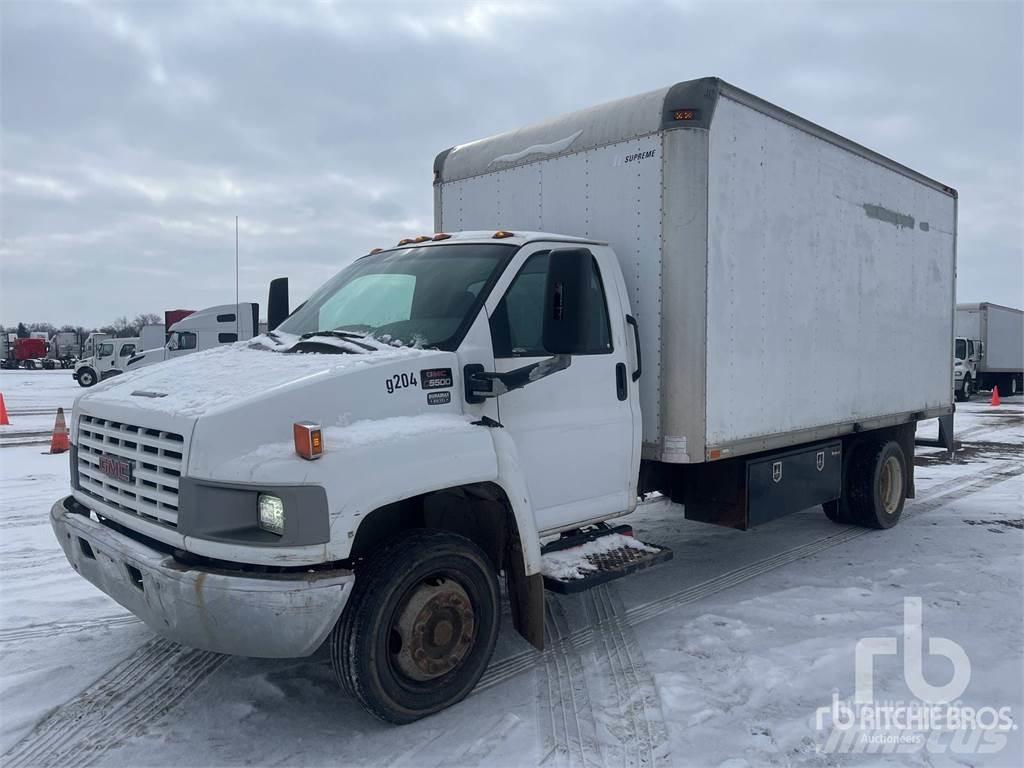 GMC C5500 شاحنة مقفلة