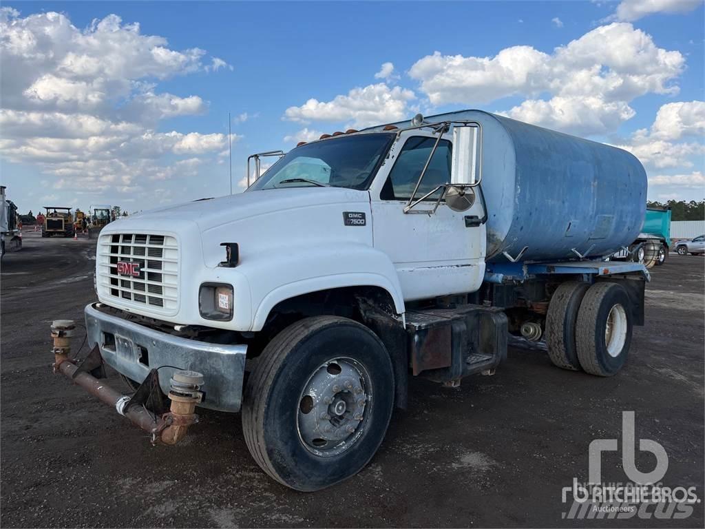 GMC C7500 صهاريج مياه