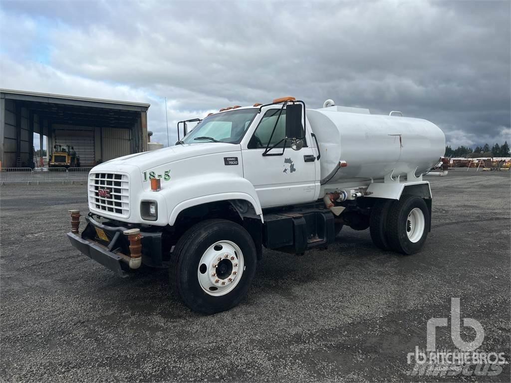 GMC C7500 صهاريج مياه