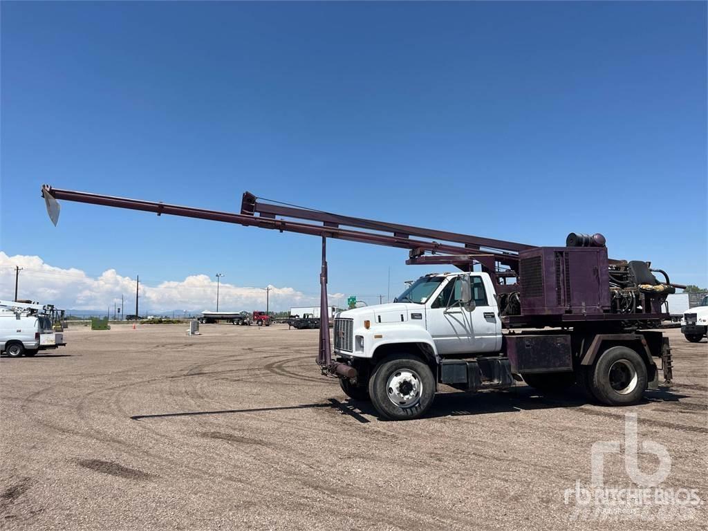 GMC C7H042 شاحنات المعدات  المحمولة لحفر الآبار