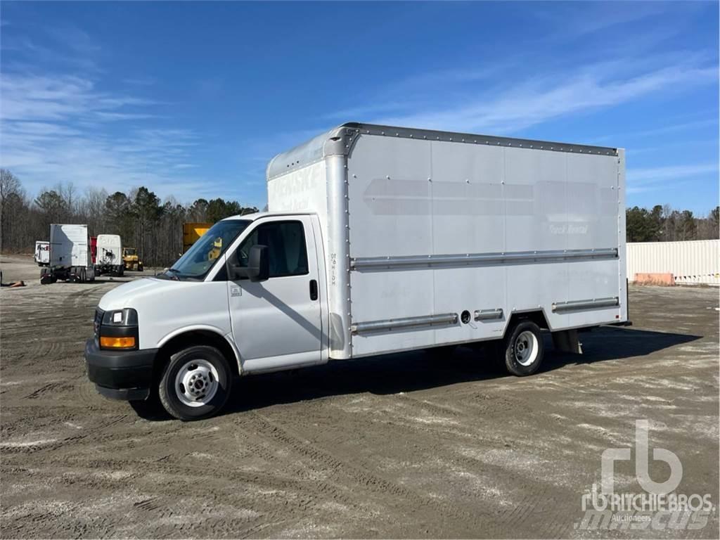 GMC G3500 شاحنة مقفلة