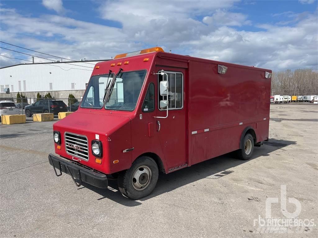 GMC P3500 شاحنة مقفلة
