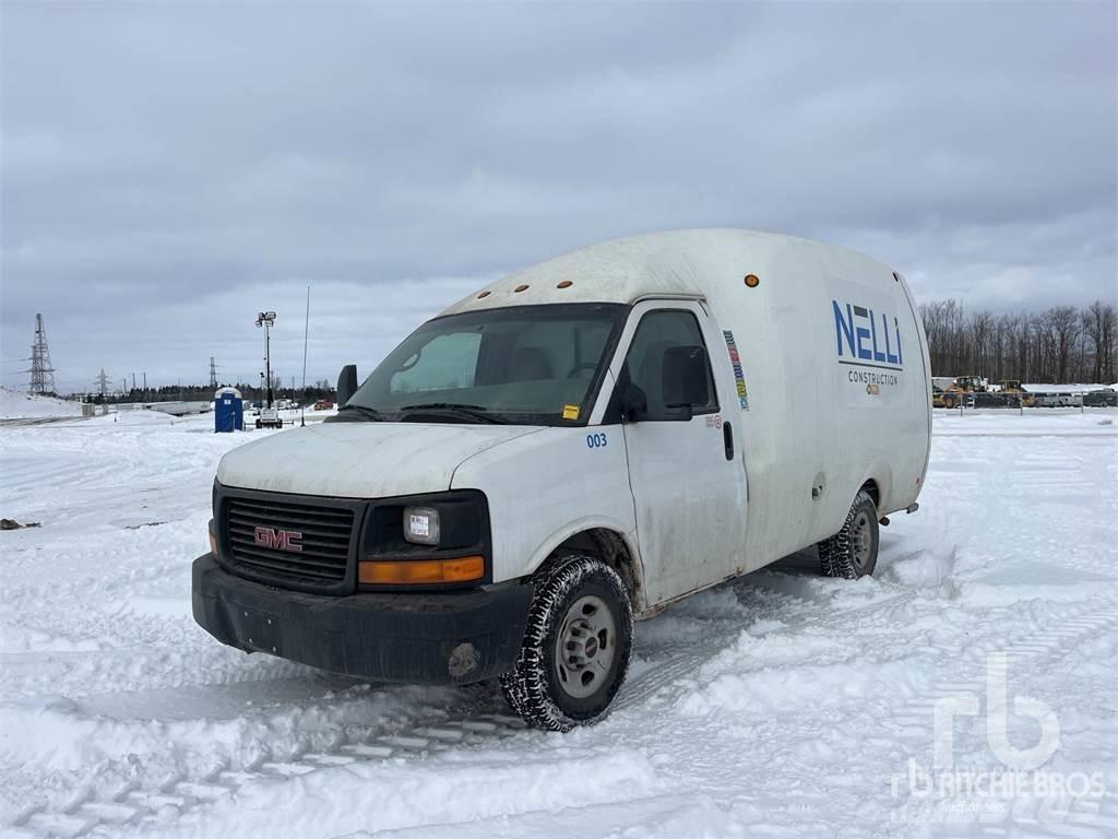 GMC SAVANA شاحنة مقفلة