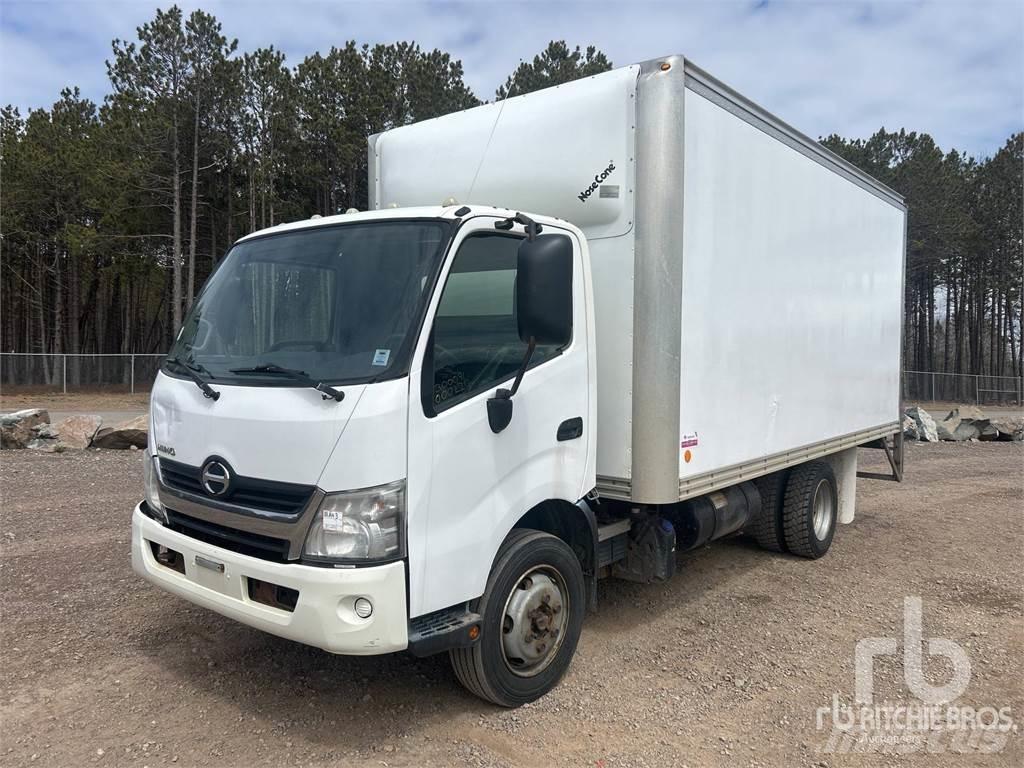 Hino 165 شاحنة مقفلة