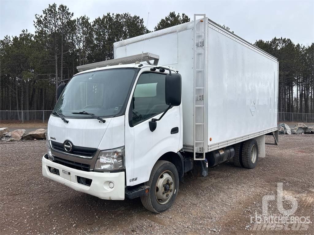 Hino 165 شاحنة مقفلة