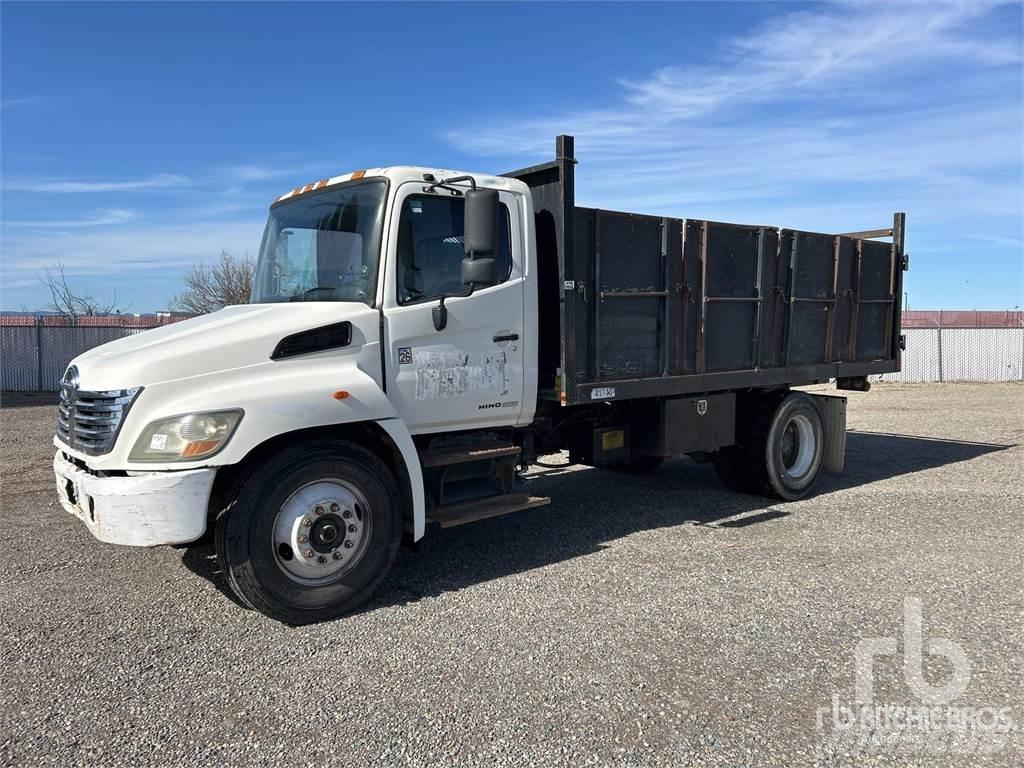 Hino 268 شاحنات مسطحة/مفصلية الجوانب