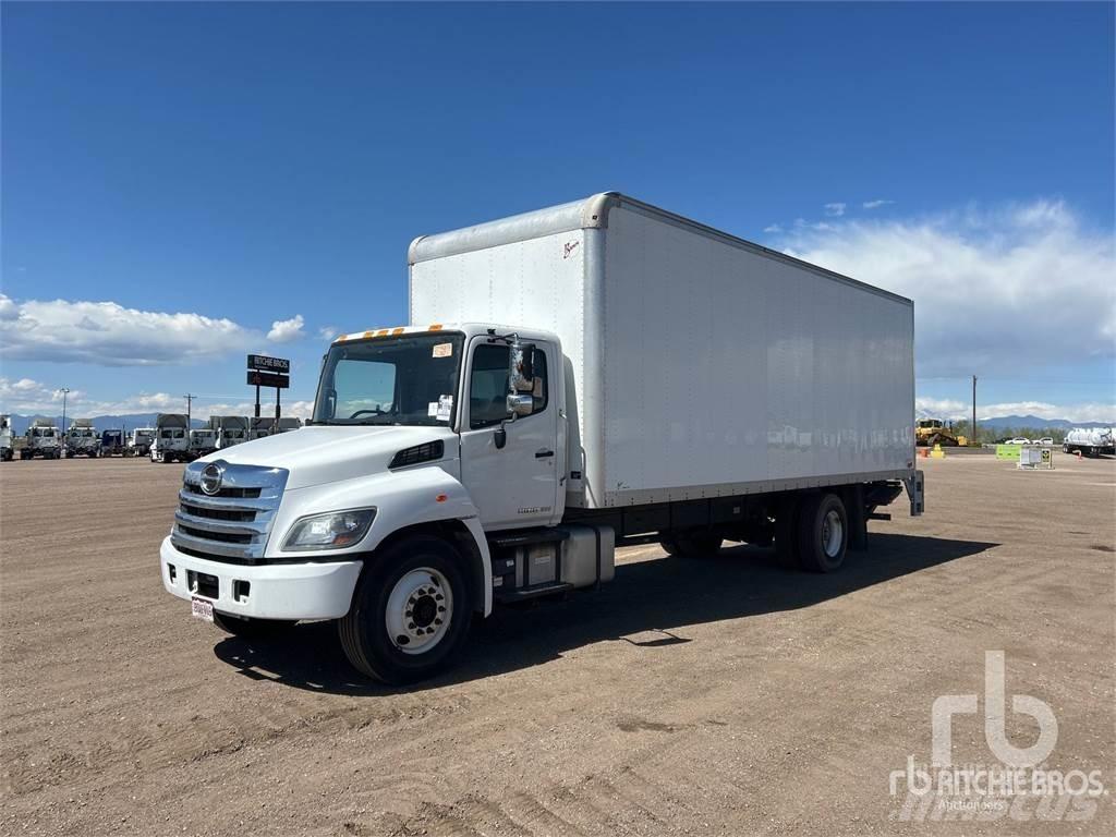 Hino 4x2 شاحنة مقفلة
