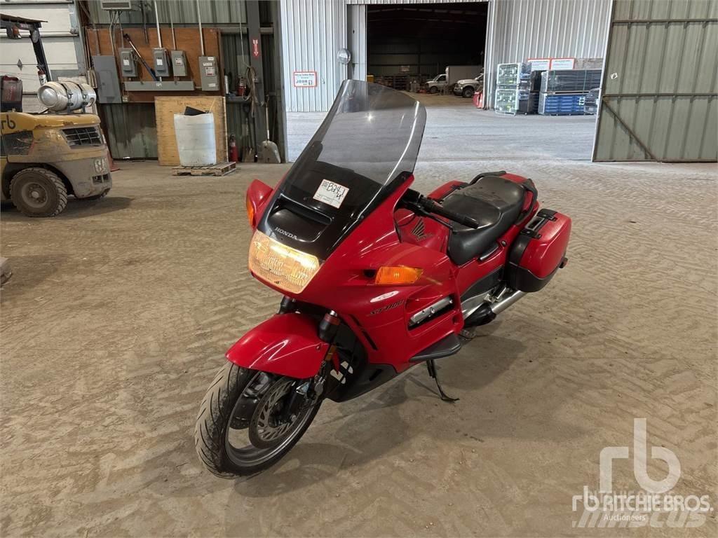 Honda ST1100 سيارات