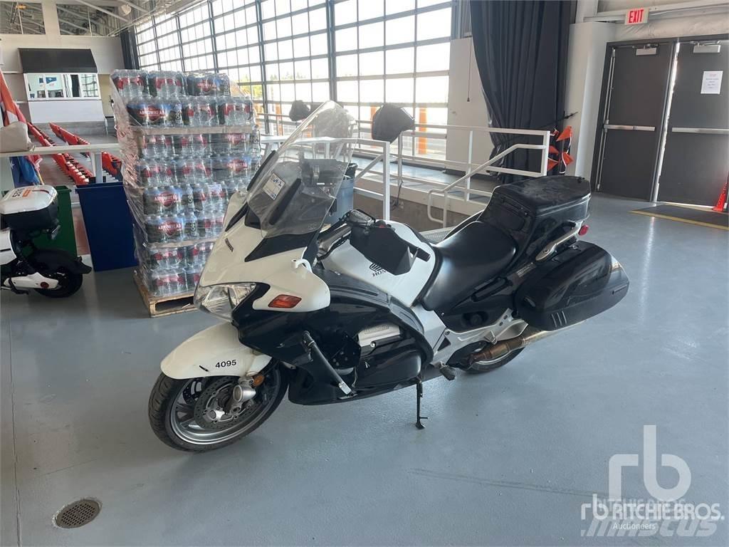 Honda ST1300 سيارات