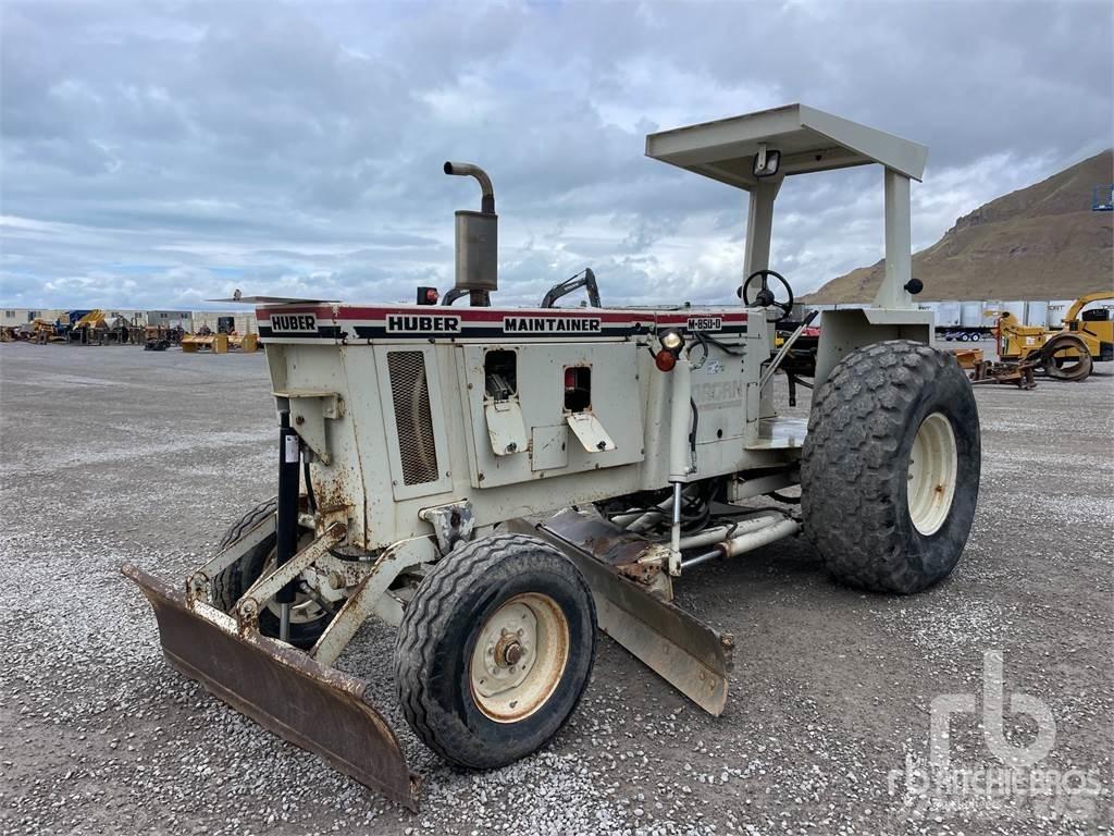 Huber M-850D معدات تمهيد الطرق