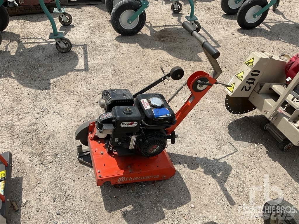 Husqvarna MG8 ماكينات شق الأسفلت