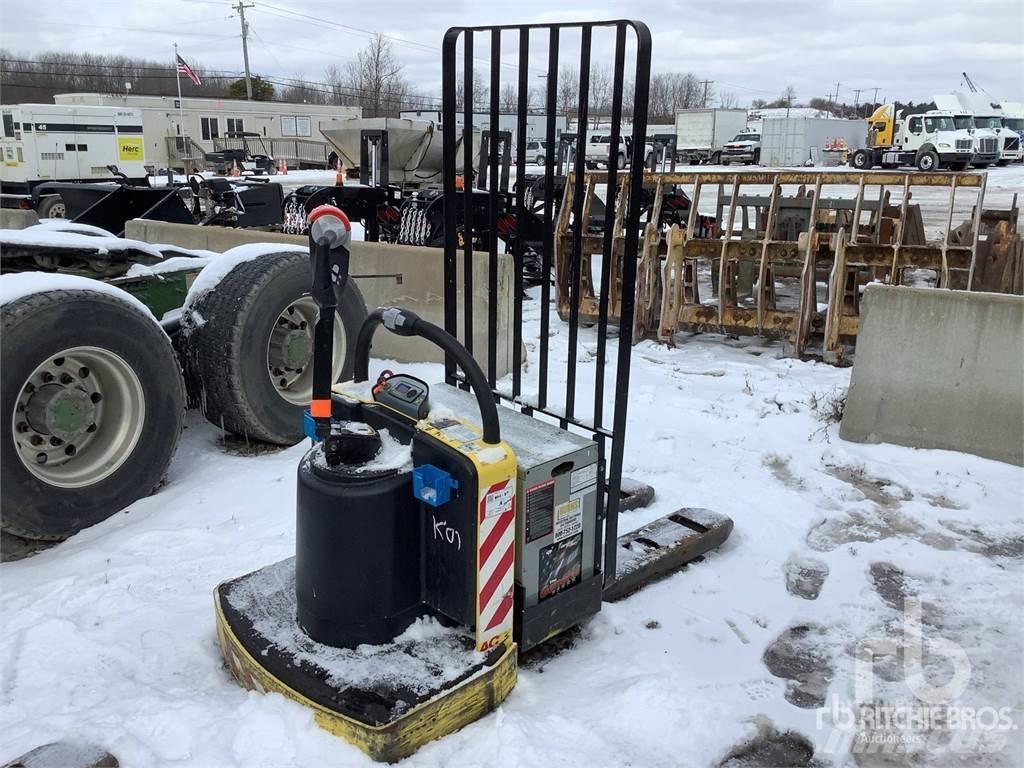 Hyster B60ZAC أرفف تخزين ذات منصات نقالة