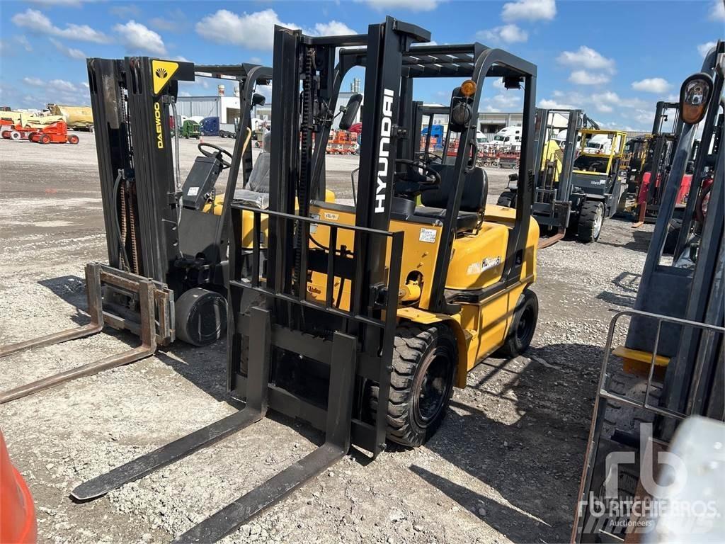 Hyundai HDF30-5 شاحنات الديزل