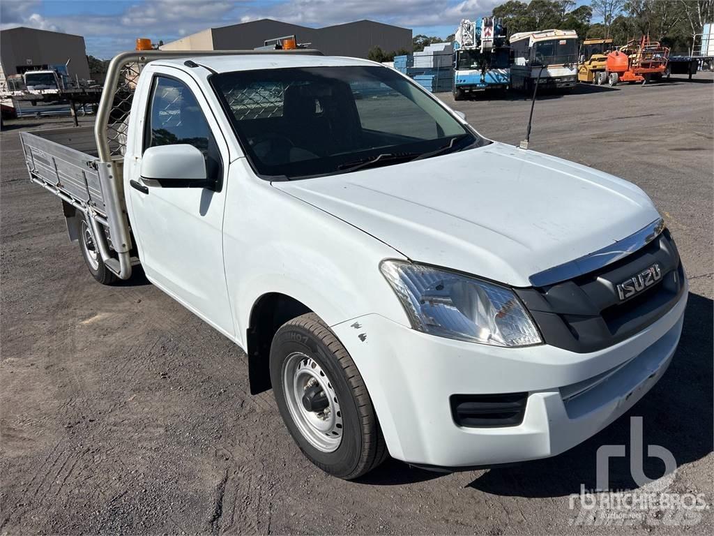 Isuzu D-MAX شاحنات خفيفة/مفصلية الجوانب