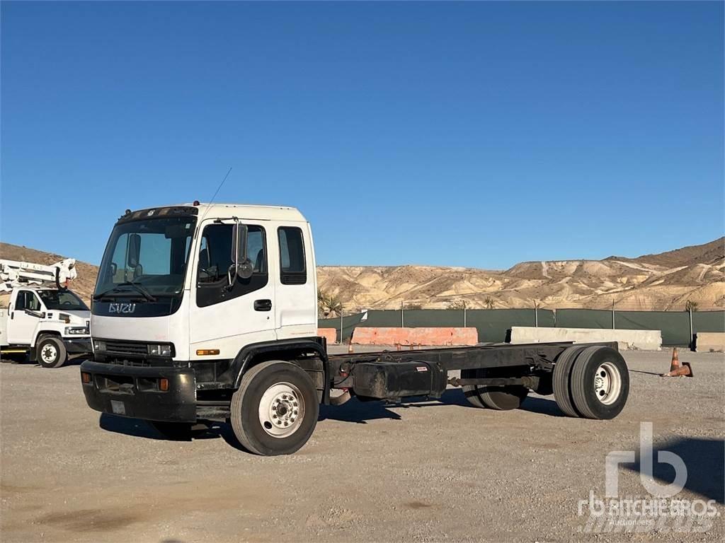 Isuzu FTR شاحنات بمقصورة وهيكل