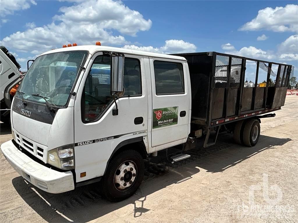 Isuzu NPR شاحنات مسطحة/مفصلية الجوانب