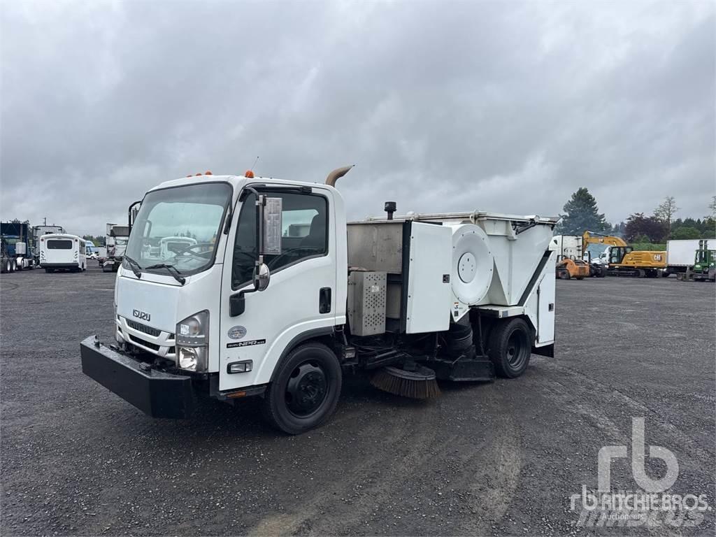 Isuzu NPR-XD شاحنات كاسحة