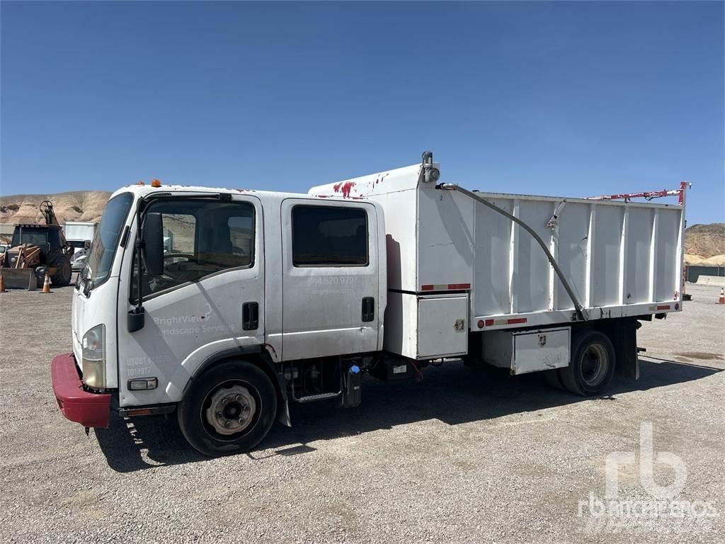 Isuzu NQR شاحنات مسطحة/مفصلية الجوانب